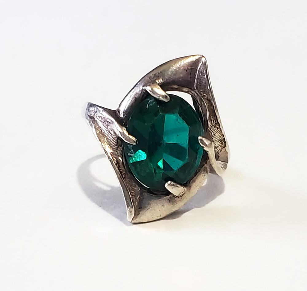 Vintage Sterling Silver Green Glass Stone Modernist Ring Size 7.25